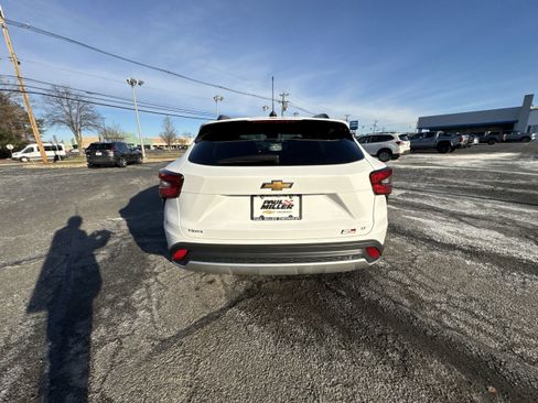 Used 2025 Chevrolet Trax LT image 33