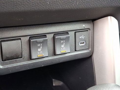 Used 2025 Toyota Corolla Cross XLE FWD image 24