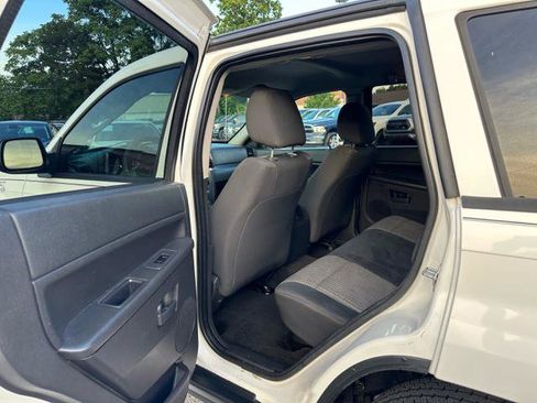 Used 2008 Jeep Grand Cherokee Laredo AWD/4WD image 13