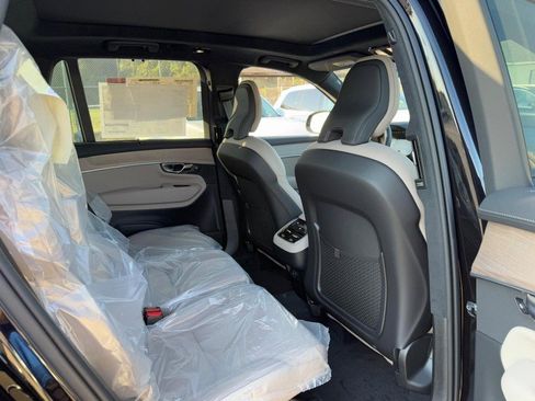 New 2026 Volvo XC90 B6 Ultra w/ Lounge Package image 6