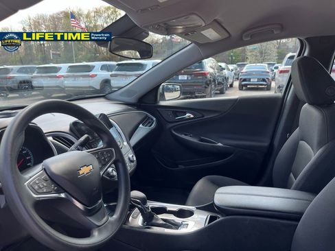 Used 2025 Chevrolet Malibu LT FWD image 17