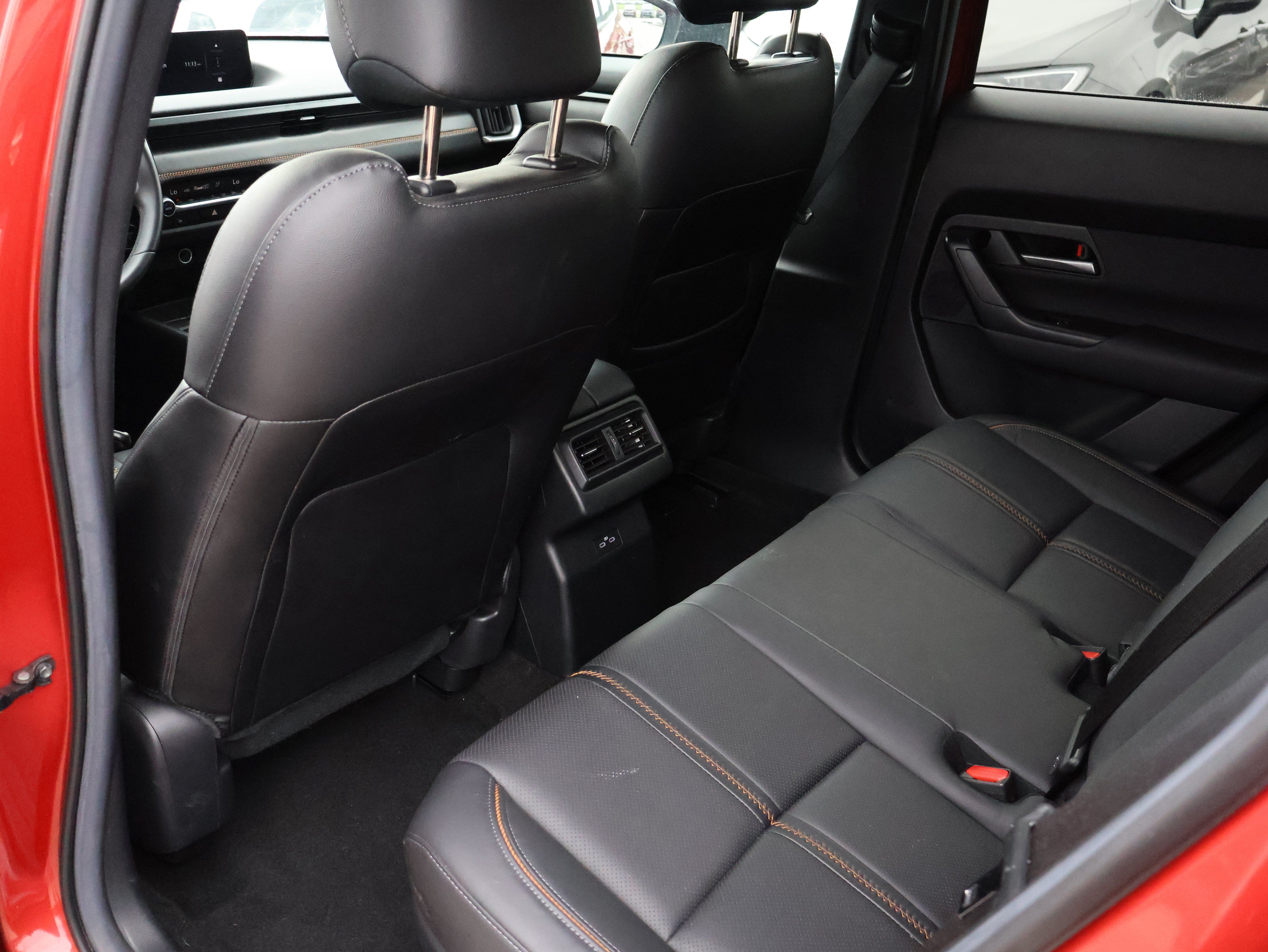 Used 2025 MAZDA CX-50 AWD 2.5 Hybrid w/ Premium Pkg image 18