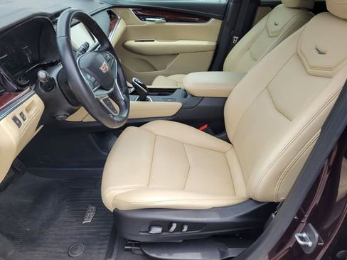 Used 2018 Cadillac XT5 Luxury w/ Driver Awareness Package FWD image 23