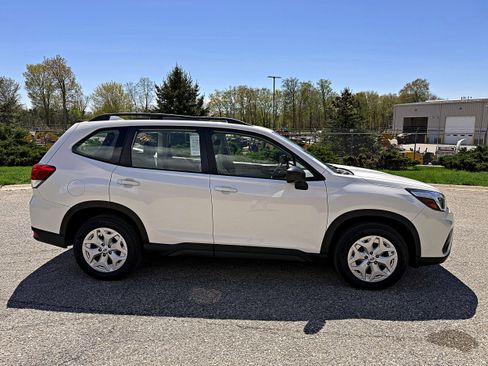 Used 2019 Subaru Forester w/ Popular Package #1 AWD/4WD image 10
