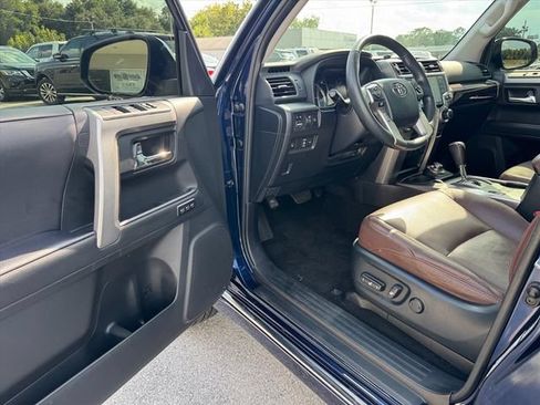 Used 2022 Toyota 4Runner Limited AWD/4WD image 14