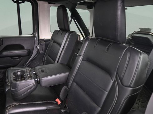 Used 2020 Jeep Wrangler Unlimited Sahara AWD/4WD image 34