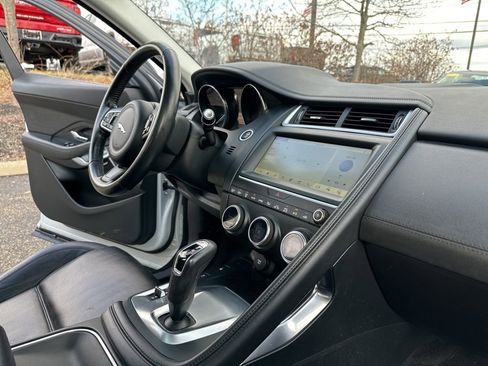 Used 2018 Jaguar E-PACE S image 27