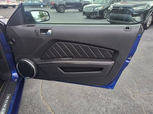 Used 2013 Ford Mustang Premium image 23