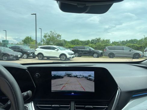 Used 2025 Chevrolet Trax LT image 22