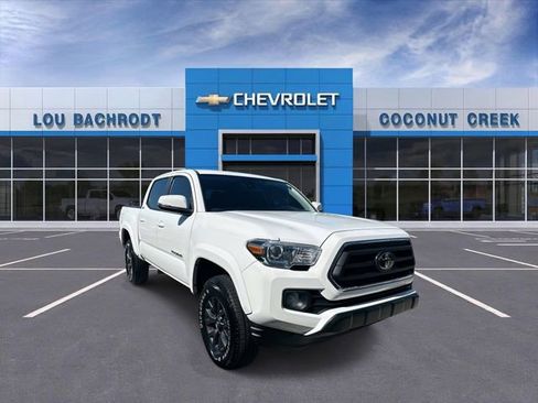 Used 2022 Toyota Tacoma SR5 w/ Technology Package RWD image 1