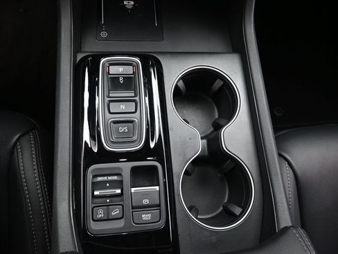 Used 2025 Honda Pilot EX-L image 18