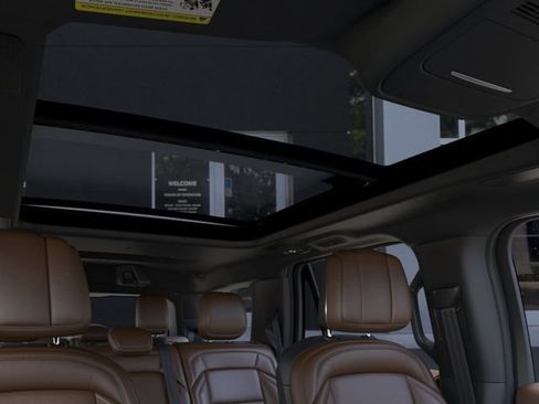 New 2026 Lincoln Navigator Reserve AWD/4WD image 22