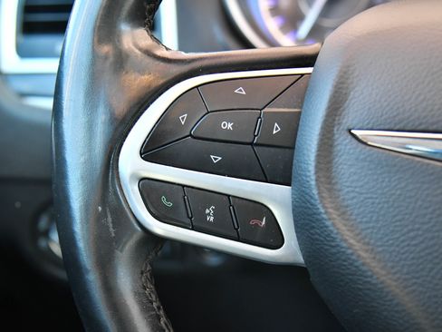 Used 2022 Chrysler 300 Touring w/ Sport Appearance Package image 29