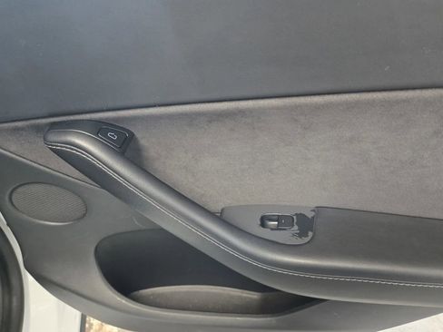 Used 2021 Tesla Model Y Long Range image 8