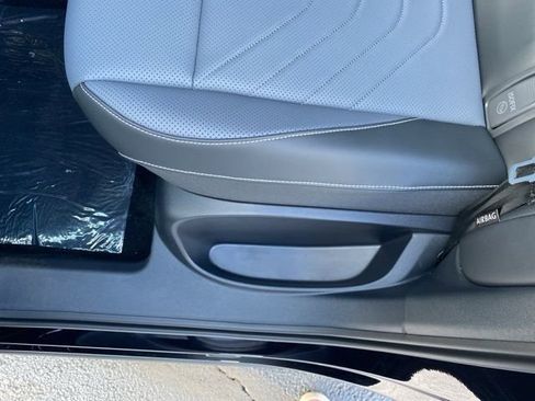 New 2025 Volkswagen Tiguan SE AWD/4WD image 62