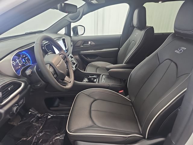 New 2027 Chrysler Pacifica Limited AWD/4WD image 9