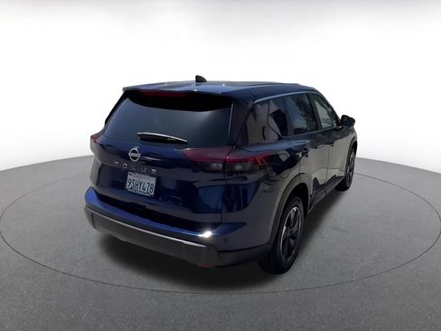 Used 2025 Nissan Rogue SV FWD image 11