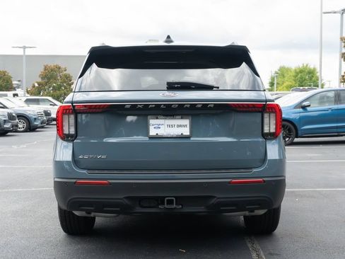 Used 2025 Ford Explorer Active RWD image 8