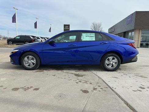 New 2026 Hyundai Elantra SE image 4