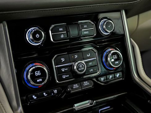 Used 2024 GMC Yukon Denali AWD/4WD image 26