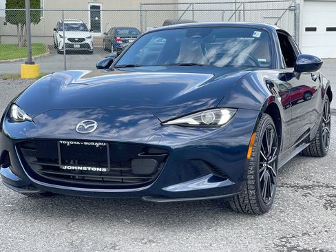 Used 2025 MAZDA MX-5 Miata RF Grand Touring RWD image 2