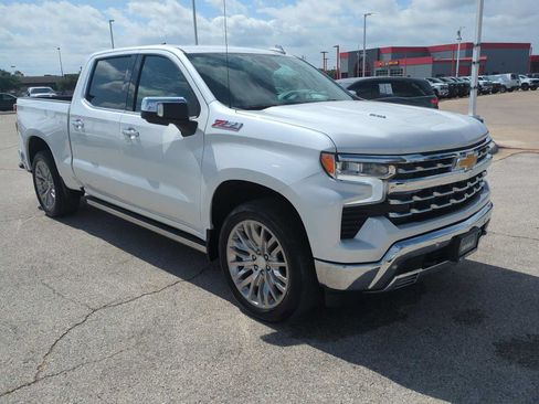 Used 2024 Chevrolet Silverado 1500 LTZ AWD/4WD image 2