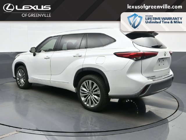 Used 2022 Toyota Highlander Platinum FWD image 6