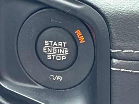 Used 2024 Jeep Wrangler Unlimited Sahara w/ Technology Group AWD/4WD image 40