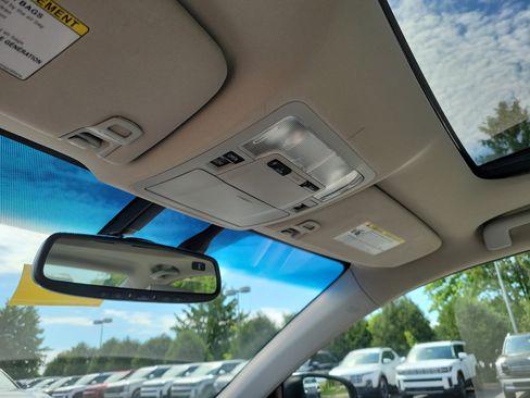 Used 2015 Toyota Avalon XLE Touring FWD image 30