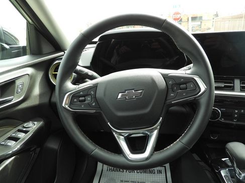 Used 2025 Chevrolet Trax ACTIV w/ Sunroof Package image 21