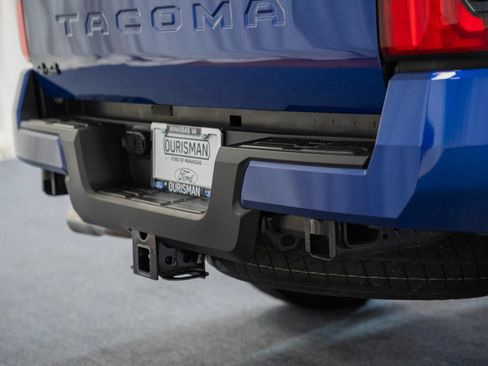 Used 2024 Toyota Tacoma TRD Off-Road AWD/4WD image 10