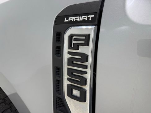 Used 2023 Ford F250 Lariat w/ FX4 Off-Road Package AWD/4WD image 10