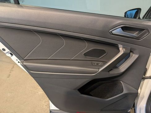 Used 2023 Volkswagen Tiguan SE image 23