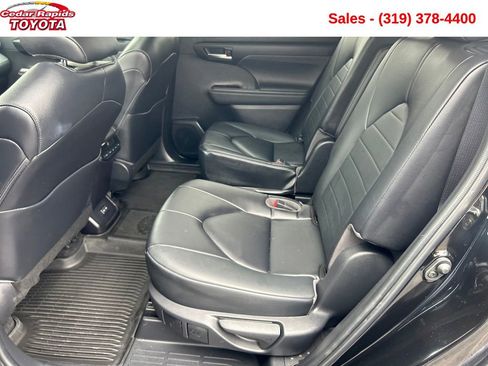 Certified 2023 Toyota Highlander XLE image 23