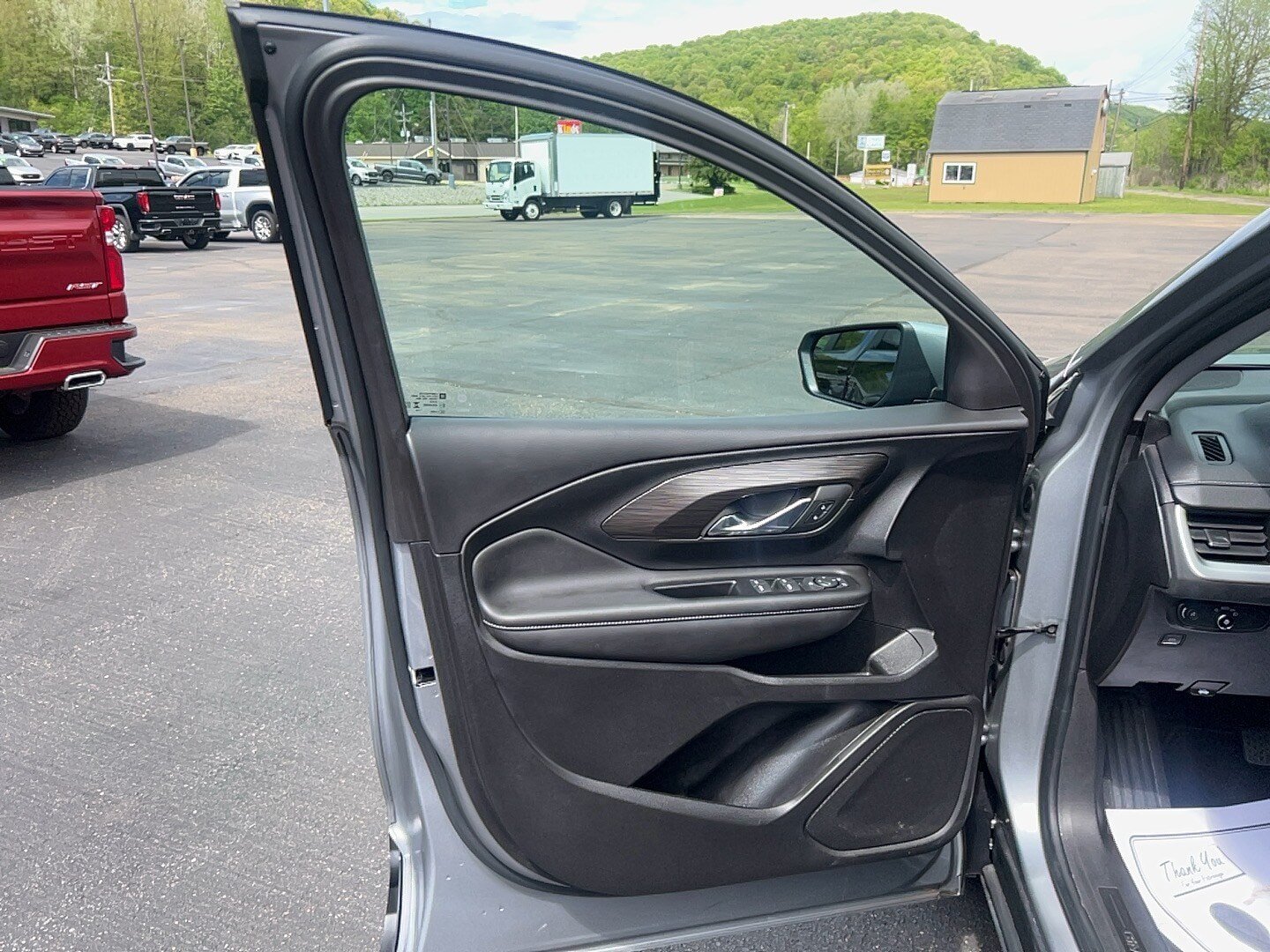Used 2023 GMC Terrain SLE AWD/4WD image 11