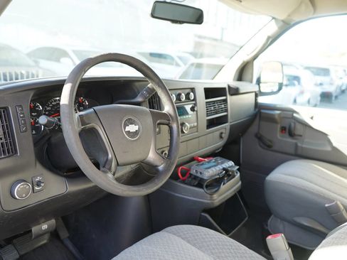 Used 2012 Chevrolet Express 3500 w/ Chrome Appearance Package RWD image 7