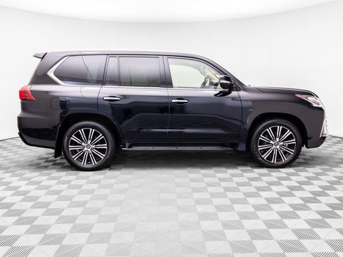 Used 2021 Lexus LX 570 4WD w/ Luxury Package image 5