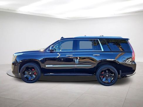Used 2020 Cadillac Escalade Premium Luxury image 4