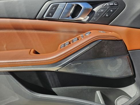 Used 2023 BMW X7 M60i w/ Executive Package image 23