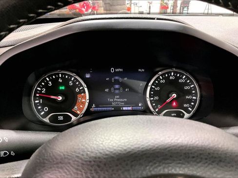 Used 2021 Jeep Renegade Latitude w/ Sun & Sound Group FWD image 19