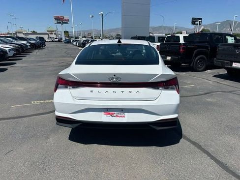 Used 2023 Hyundai Elantra SEL FWD image 10