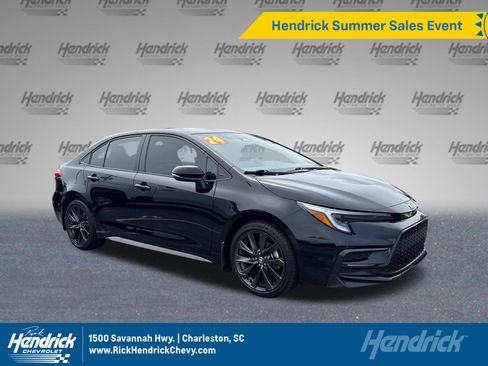 Used 2024 Toyota Corolla SE w/ SE Premium Package FWD image 1