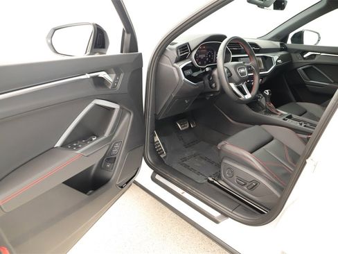 Certified 2025 Audi Q3 2.0T Premium Plus w/ Premium Plus Package image 14