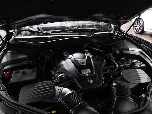 Used 2018 Maserati Levante GranLusso AWD/4WD image 49