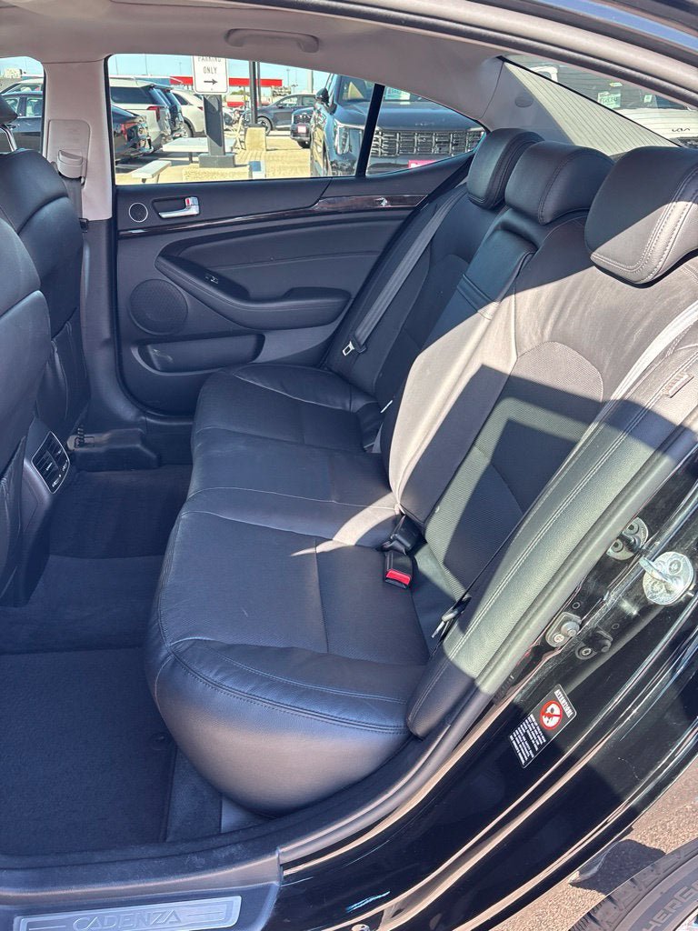 Used 2015 Kia Cadenza Premium FWD image 25