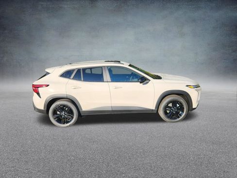 New 2026 Chevrolet Trax ACTIV w/ Sunroof Package FWD image 4