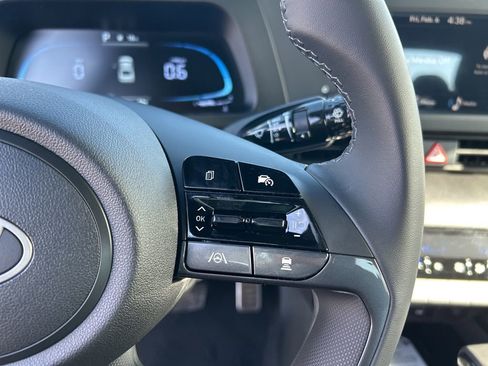 New 2026 Hyundai Elantra SEL Sport Premium FWD image 17