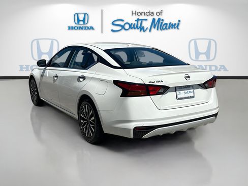 Used 2025 Nissan Altima 2.5 SV image 5