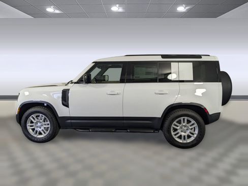 Used 2025 Land Rover Defender 110 S image 2