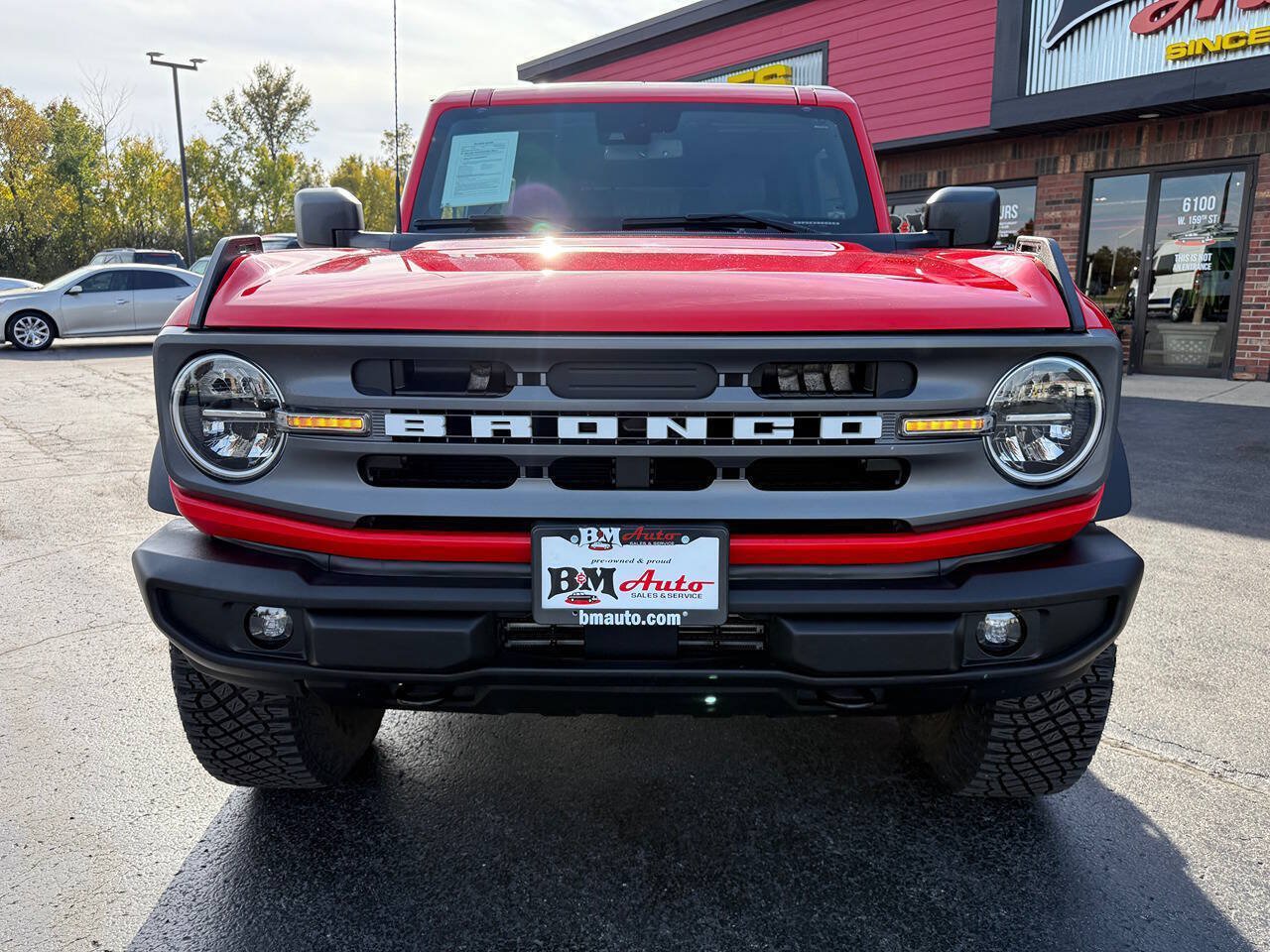 Used 2023 Ford Bronco Big Bend w/ Sasquatch Package AWD/4WD image 2